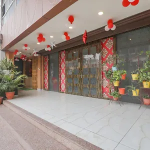 Hotel Fabhotel Swarn Banquet, Kakarmatha